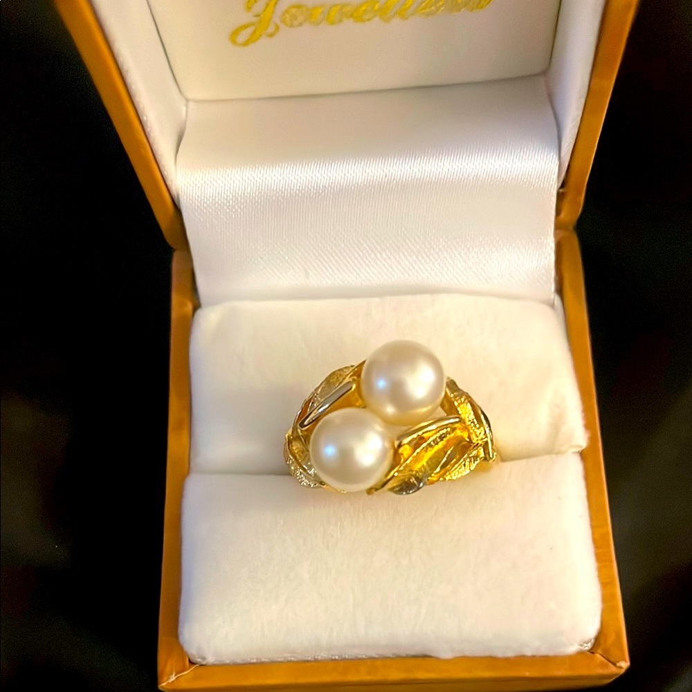 Vintage Adjustable Avon Pearl Ring with Filigree Detail